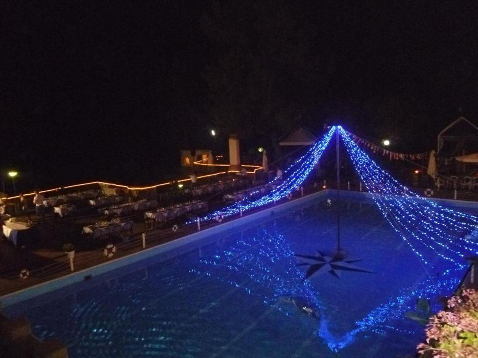 Villaggio Residence Villamarina 卡梅罗塔的码头 外观 照片